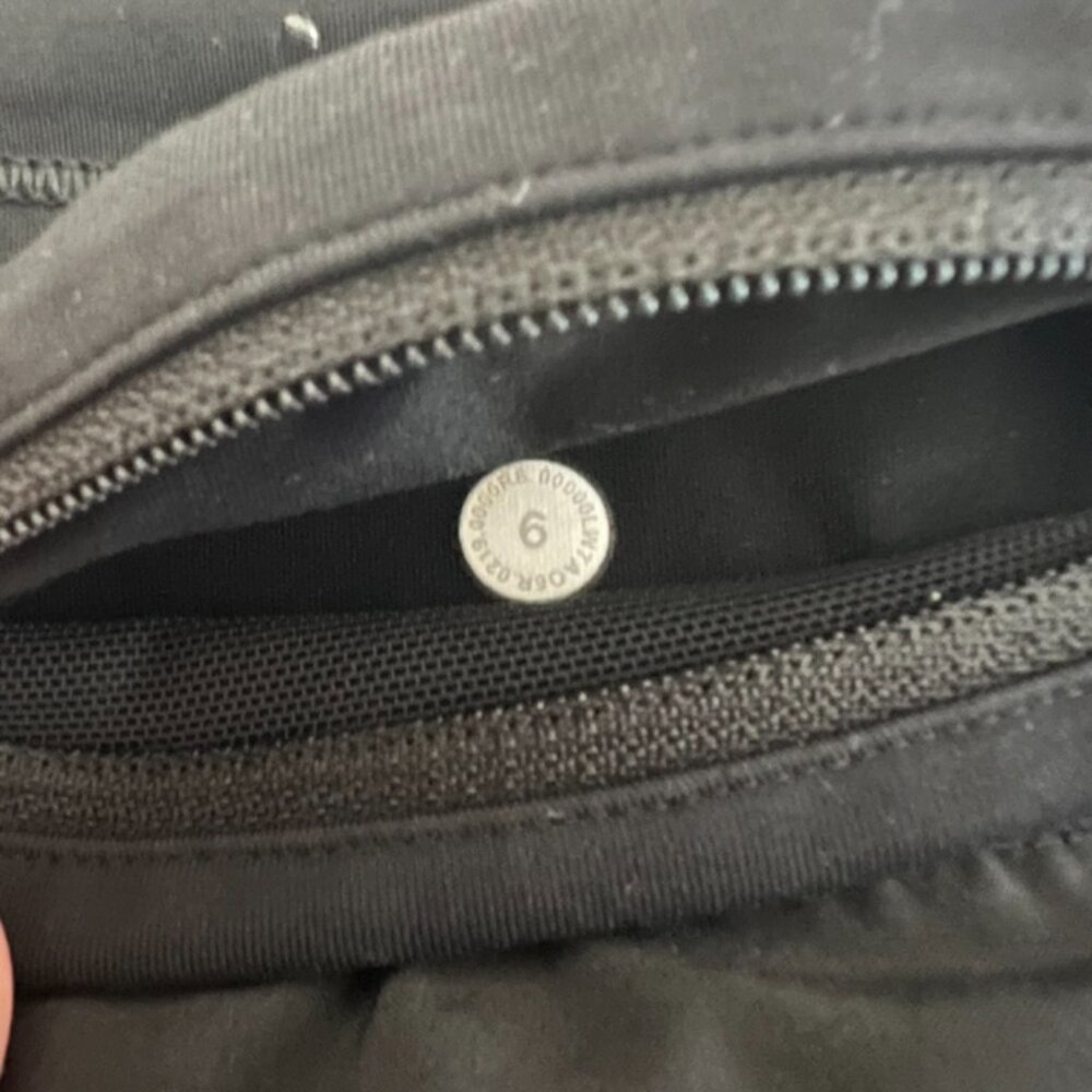 Lululemon Speed Up Low-Rise Lined Short - Picture 4 of 4